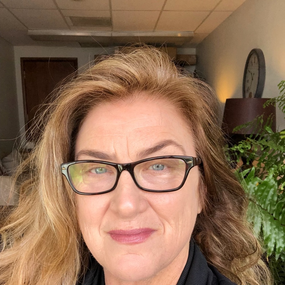 Meet your Posher, Carolyn